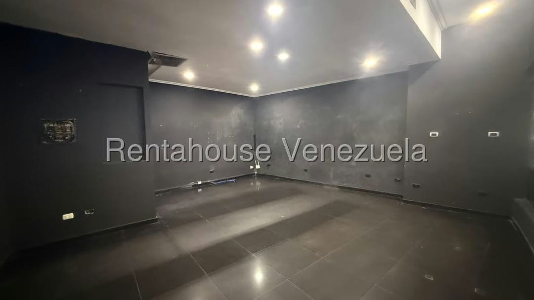 Comercial (Local Comercial) en Alquiler en Sabana Larga, Carabobo - 3