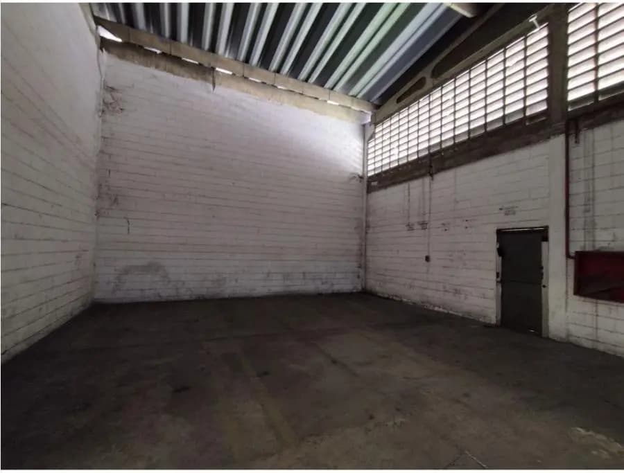 Galpon en Venta en Valencia - 17