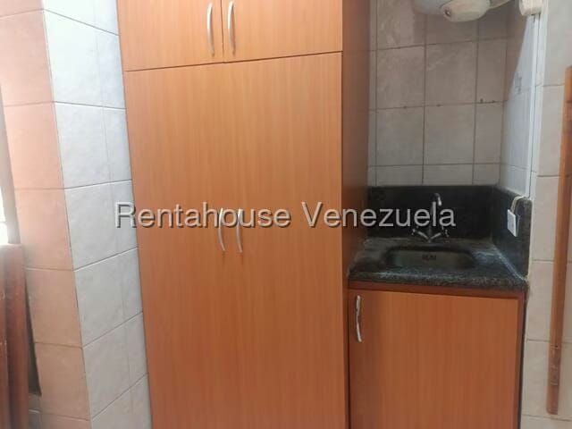 Apartamento (1 Nivel) en Alquiler en Lomas de La Alameda, Distrito Metropolitano - 11