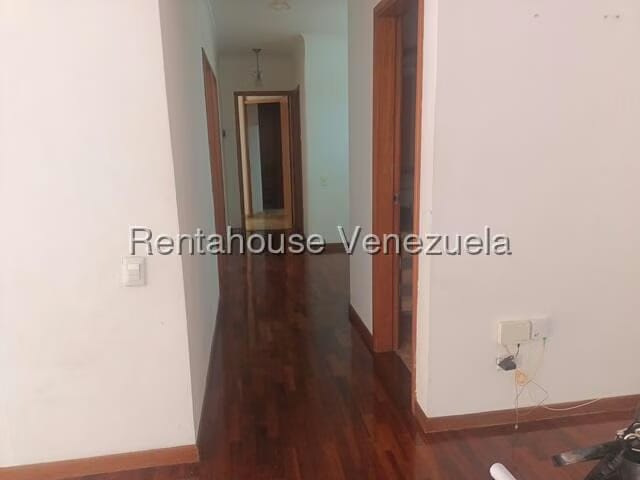 Apartamento (1 Nivel) en Alquiler en Lomas de La Alameda, Distrito Metropolitano - 13