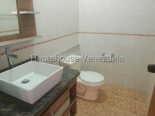 Apartamento (1 Nivel) en Alquiler en Lomas de La Alameda, Distrito Metropolitano - 14