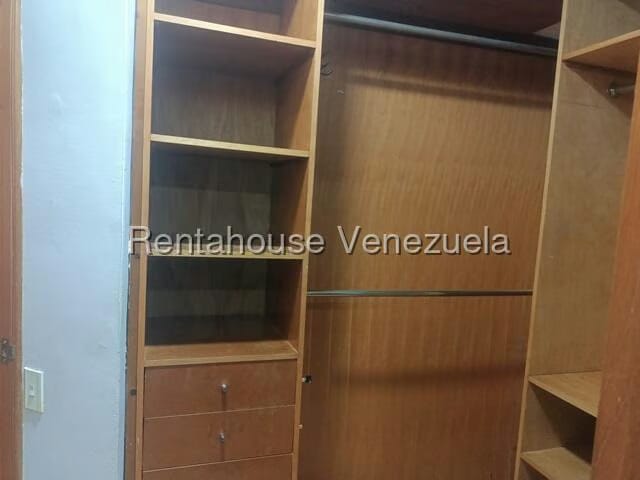 Apartamento (1 Nivel) en Alquiler en Lomas de La Alameda, Distrito Metropolitano - 23