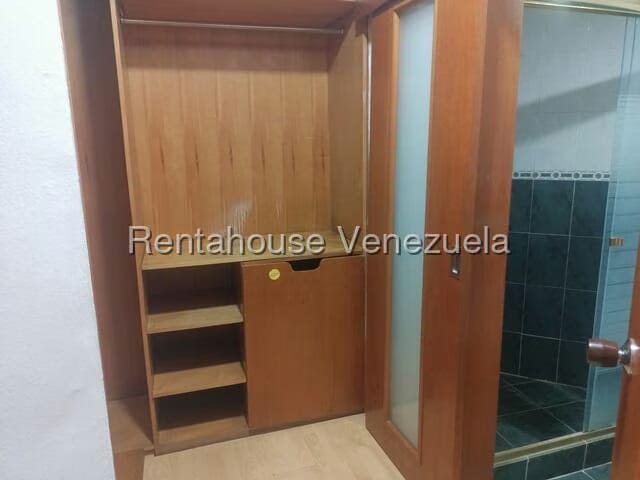 Apartamento (1 Nivel) en Alquiler en Lomas de La Alameda, Distrito Metropolitano - 30