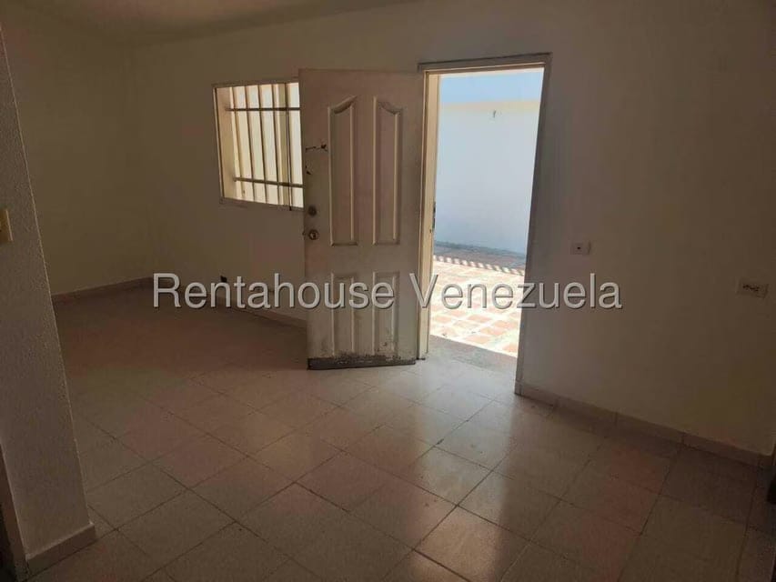 Comercial (Local Comercial) en Alquiler en Santa Monica, Distrito Metropolitano - 13