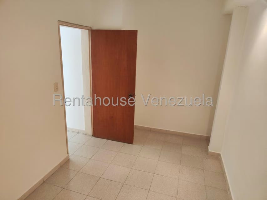 Comercial (Local Comercial) en Alquiler en Santa Monica, Distrito Metropolitano - 3