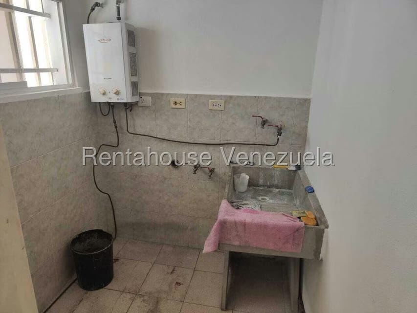 Comercial (Local Comercial) en Alquiler en Santa Monica, Distrito Metropolitano - 7