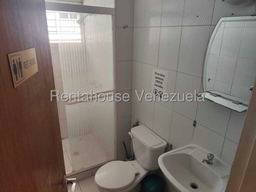 Comercial (Local Comercial) en Alquiler en Santa Monica, Distrito Metropolitano - 10