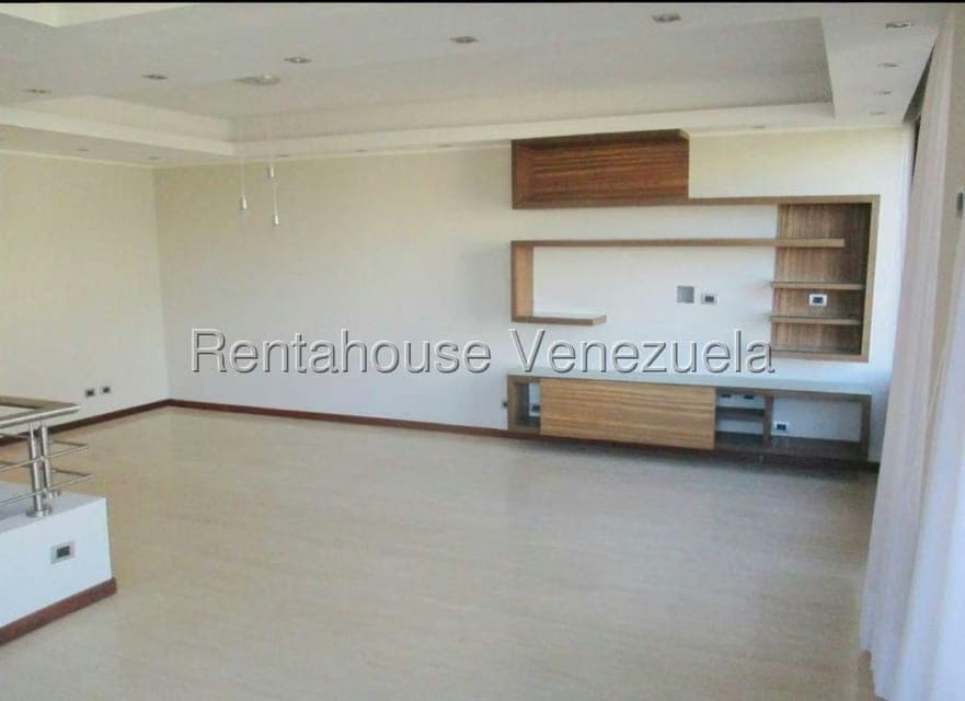 Apartamento (Duplex) en Alquiler en Lomas de La Alameda, Distrito Metropolitano - 4