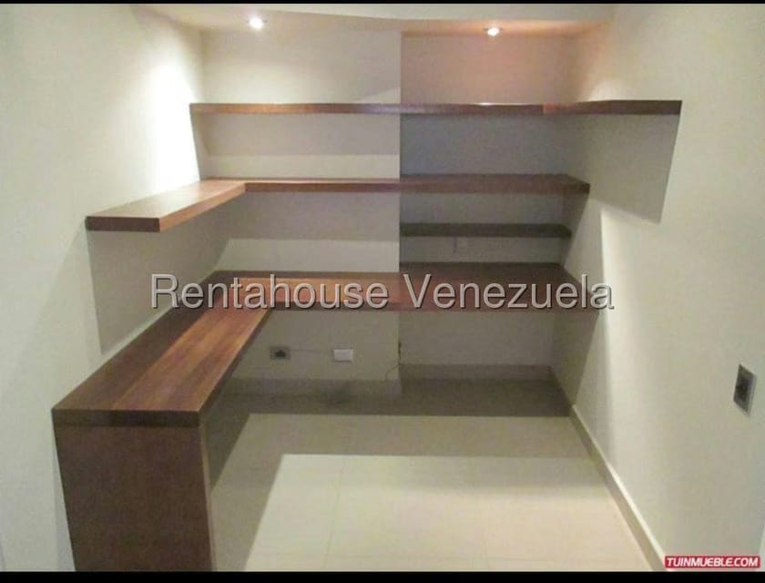 Apartamento (Duplex) en Alquiler en Lomas de La Alameda, Distrito Metropolitano - 10