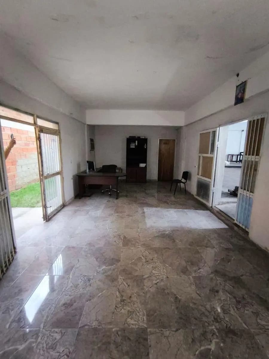 Galpon en Venta en Los Guayos - 2