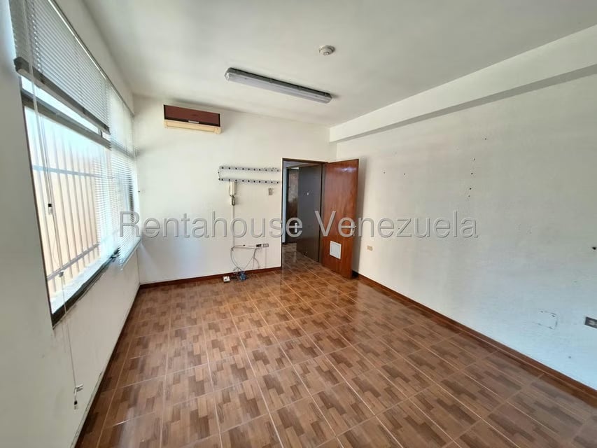 Comercial (Local Comercial) en Venta en Los Colorados, Carabobo - 29