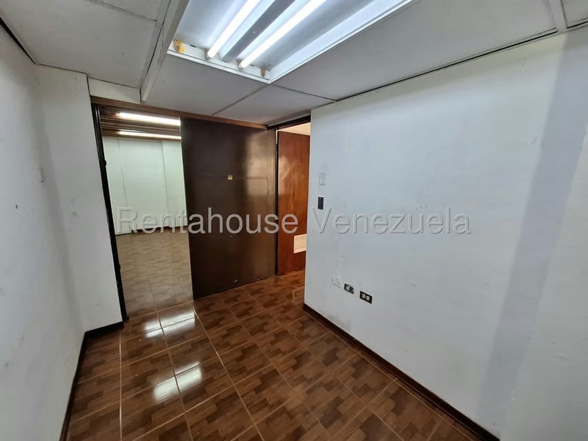 Comercial (Local Comercial) en Venta en Los Colorados, Carabobo - 31