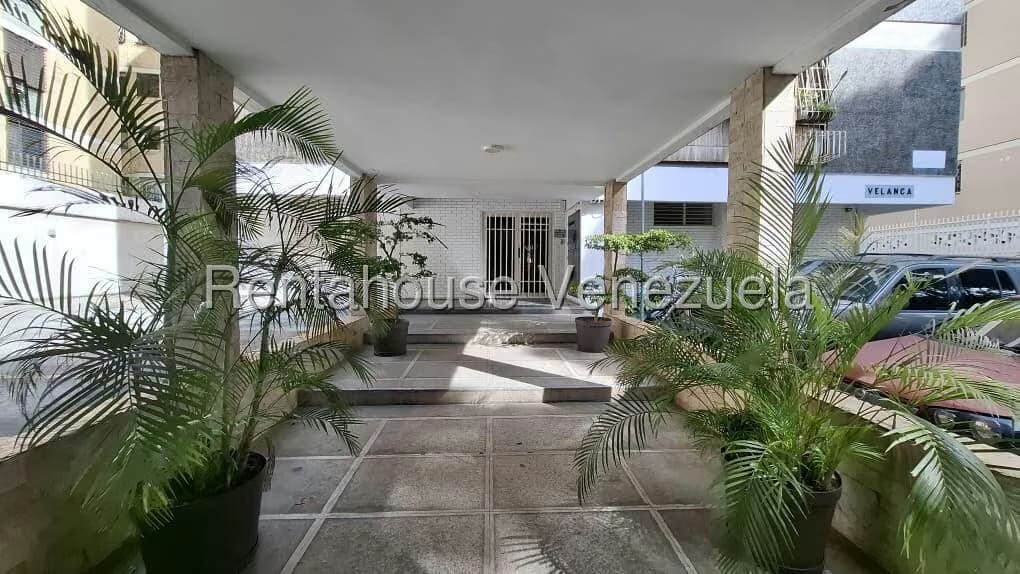 Apartamento (1 Nivel) en Alquiler en El Marques, Distrito Metropolitano - 2