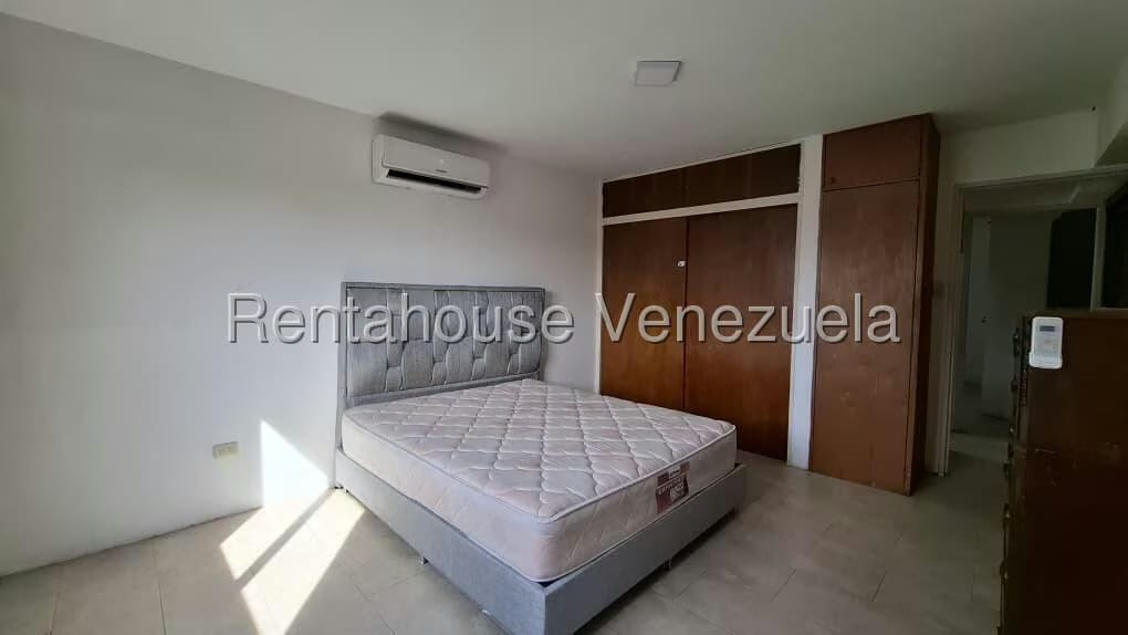 Apartamento (1 Nivel) en Alquiler en El Marques, Distrito Metropolitano - 14