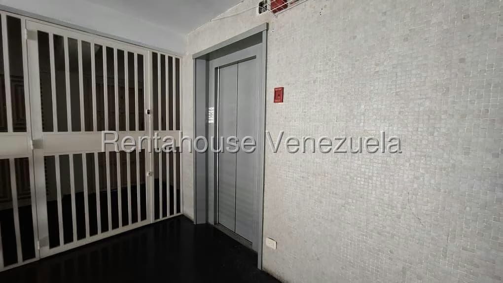 Apartamento (1 Nivel) en Alquiler en El Marques, Distrito Metropolitano - 3
