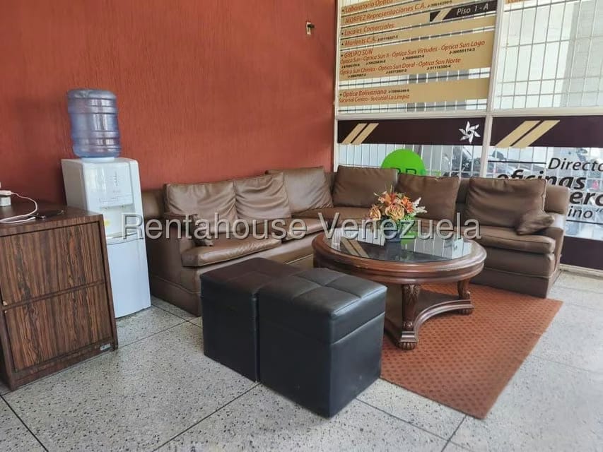 Comercial (Oficina) en Alquiler en Avenida Universidad, Zulia