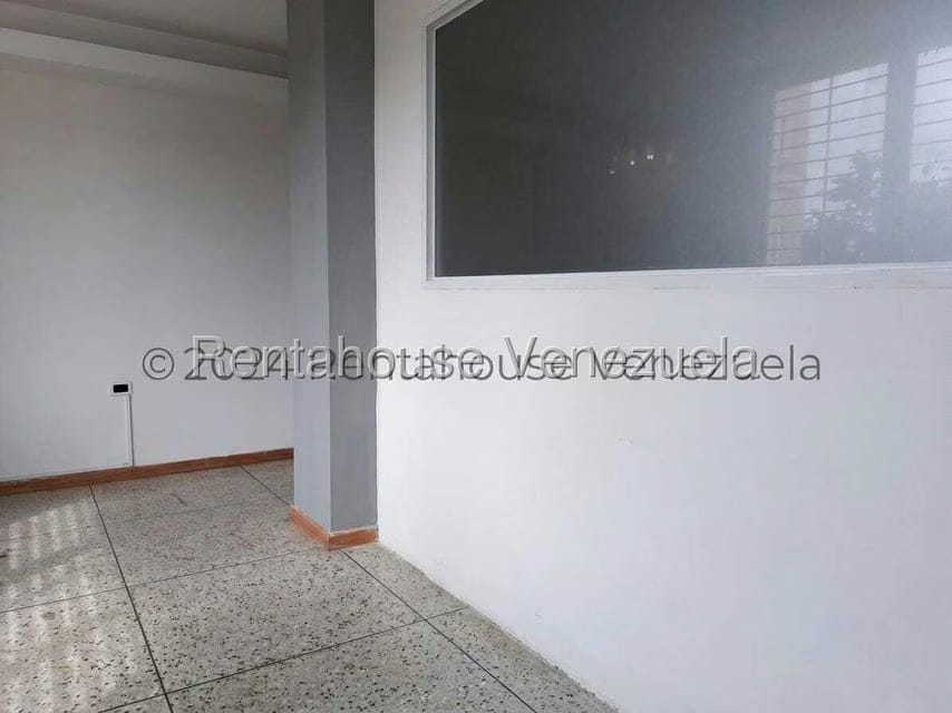 Comercial (Oficina) en Alquiler en Avenida Universidad, Zulia - 5
