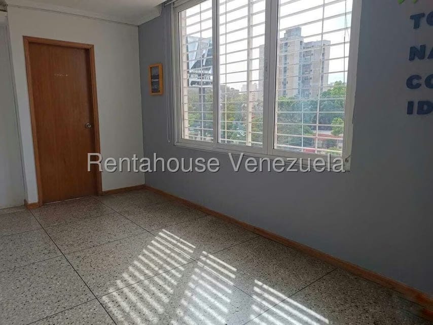 Comercial (Oficina) en Alquiler en Avenida Universidad, Zulia - 6