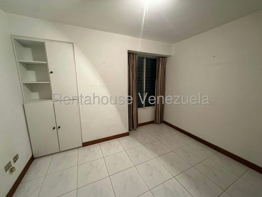 Apartamento (1 Nivel) en Venta en El Cigarral, Distrito Metropolitano - 28