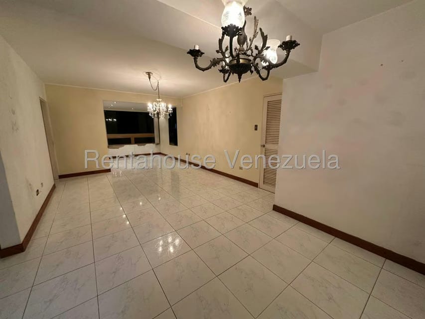 Apartamento (1 Nivel) en Venta en El Cigarral, Distrito Metropolitano - 5