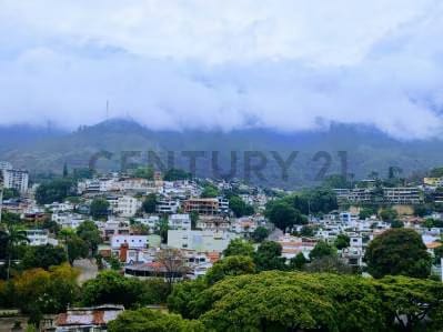 EN VENTA PH CON ESPECTACULARES VISTAS. 2 NIVELES - 3