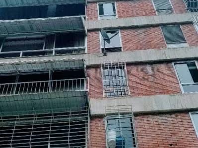 EN VENTA PH CON ESPECTACULARES VISTAS. 2 NIVELES - 8