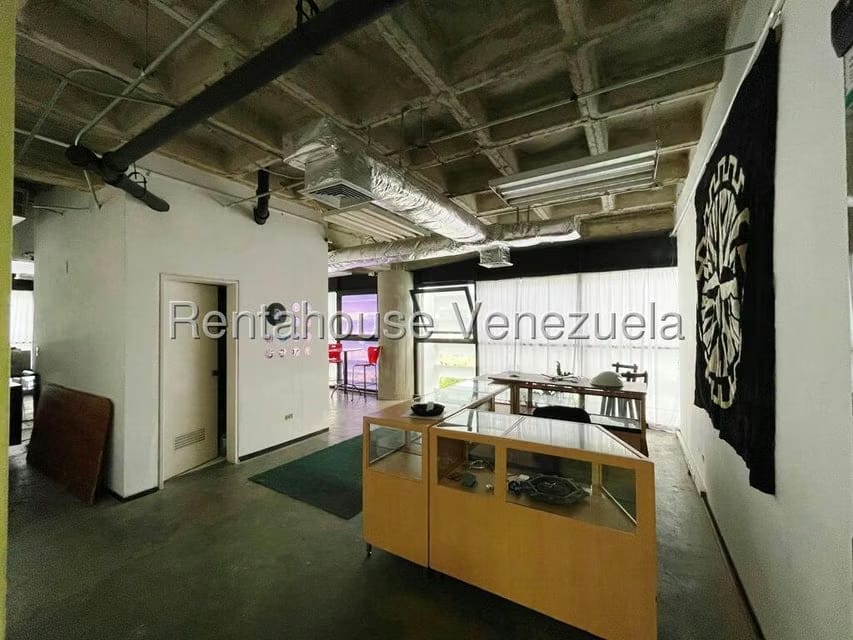 Comercial (Oficina) en Venta en Los Samanes, Distrito Metropolitano - 2