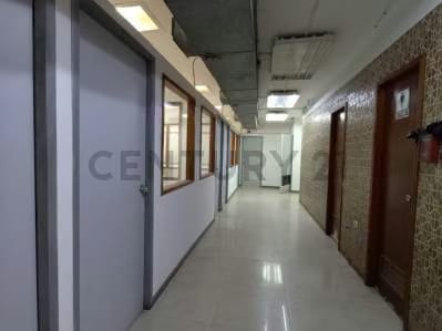 Alquiler de Oficinas. en Av. El Milagro - 5