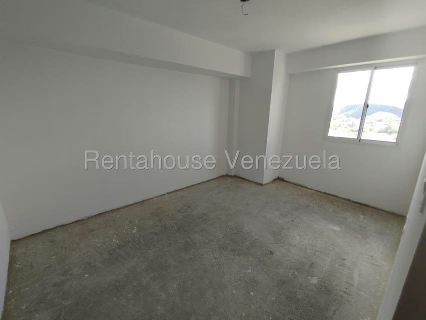 Apartamento (Duplex) en Venta en Triangulo del Este, Lara - 24
