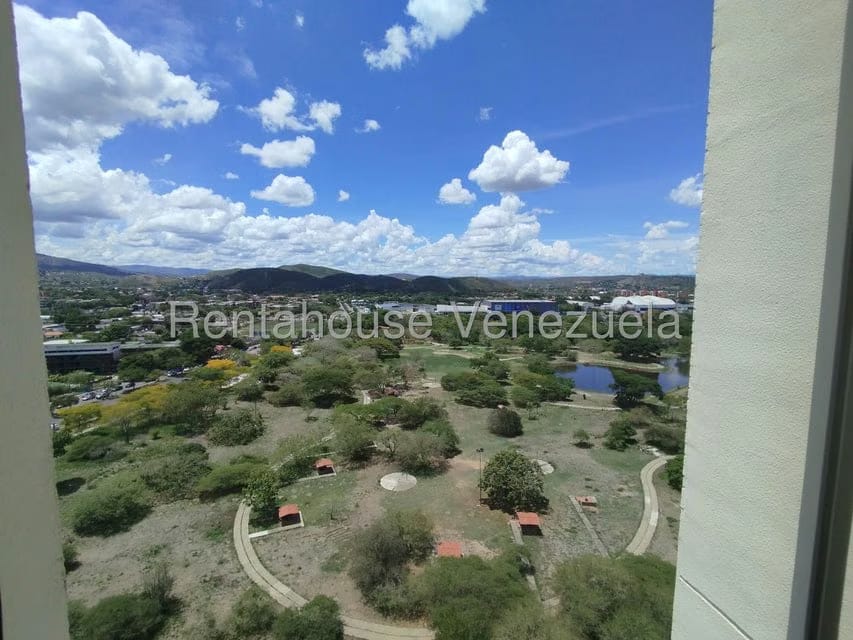 Apartamento (Duplex) en Venta en Triangulo del Este, Lara - 26