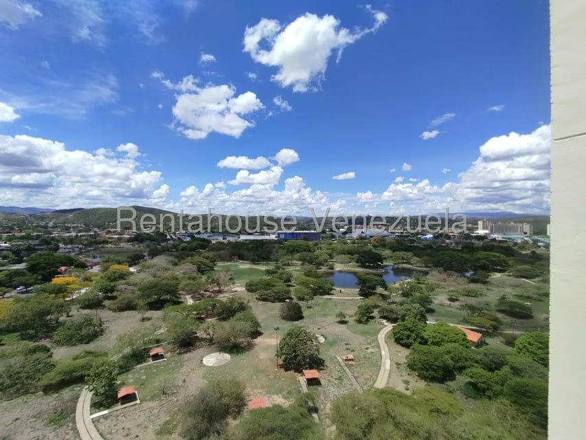 Apartamento (Duplex) en Venta en Triangulo del Este, Lara - 30