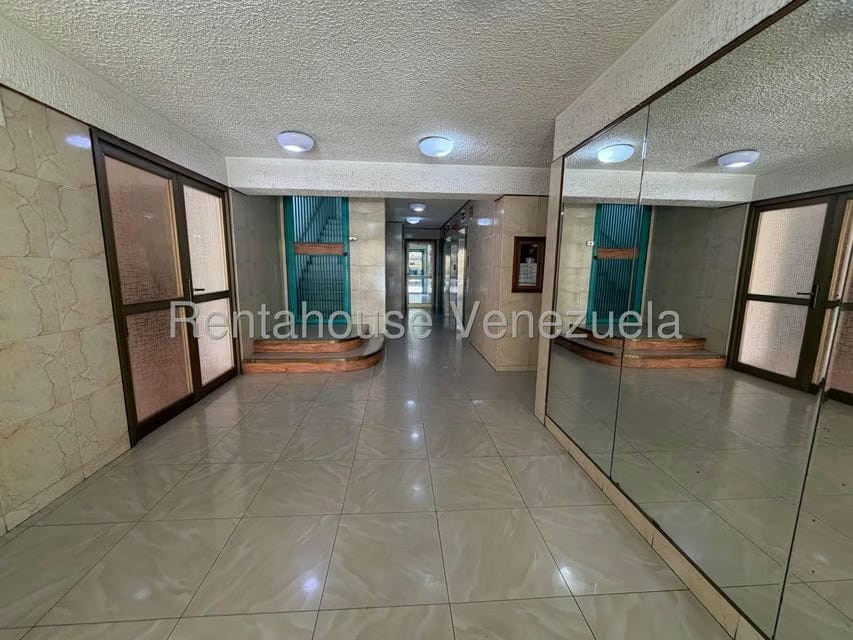 Apartamento (1 Nivel) en Venta en Montalban III, Distrito Metropolitano - 2