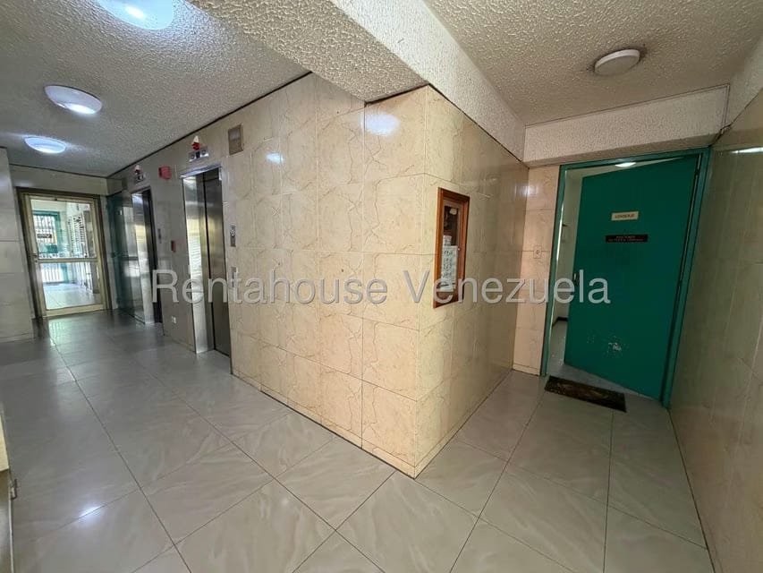 Apartamento (1 Nivel) en Venta en Montalban III, Distrito Metropolitano - 4