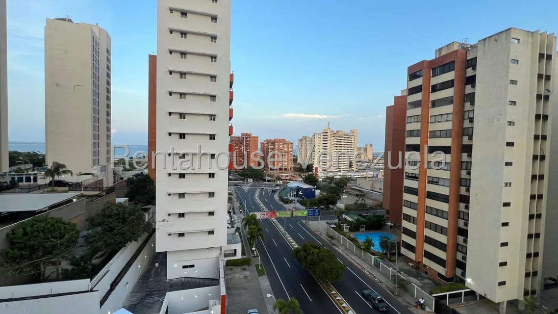 Apartamento (1 Nivel) en Alquiler en 5 de Julio, Zulia - 36