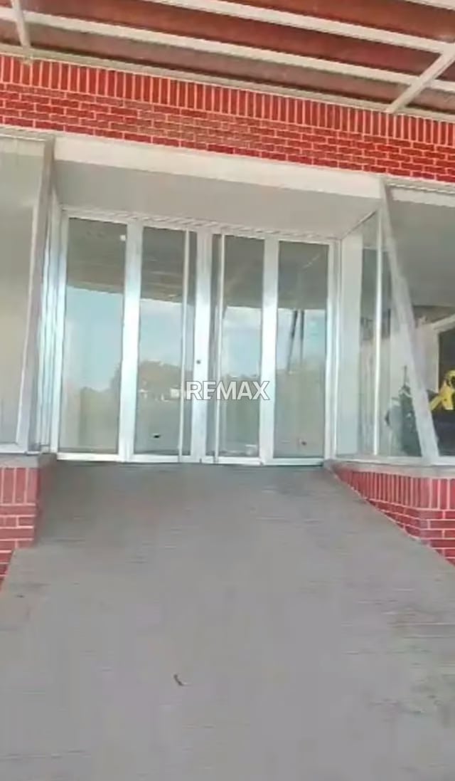 Venta de Concesionario + Hotel a Pie de Calle Autopista Sector Los Caobos - 15
