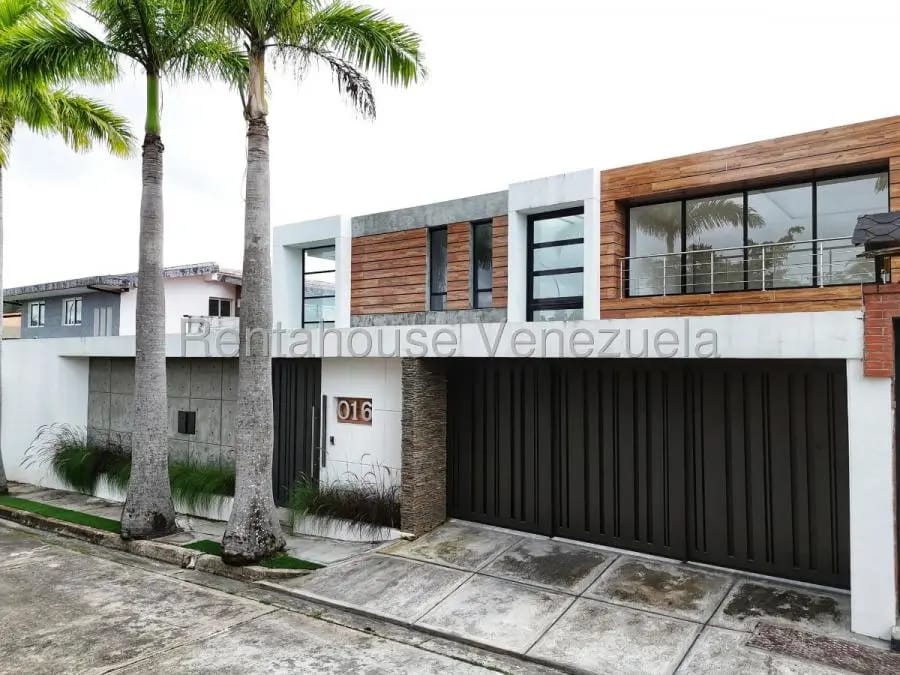 Casa en Venta en Lomas de la Lagunita Caracas