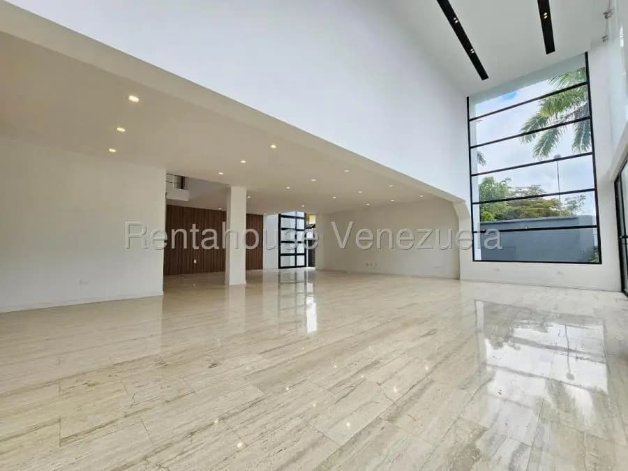 Casa en Venta en Lomas de la Lagunita Caracas - 11