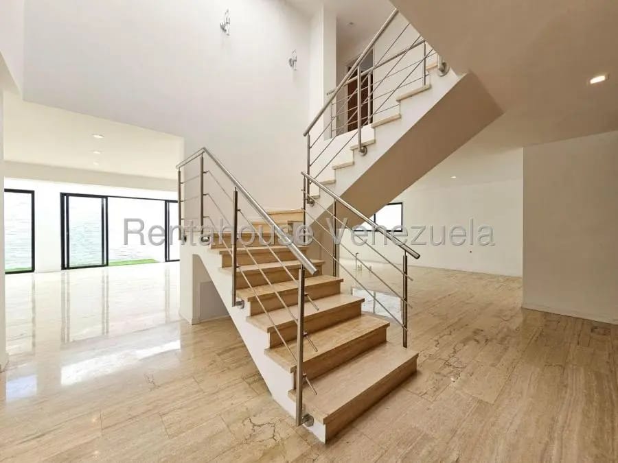 Casa en Venta en Lomas de la Lagunita Caracas - 12