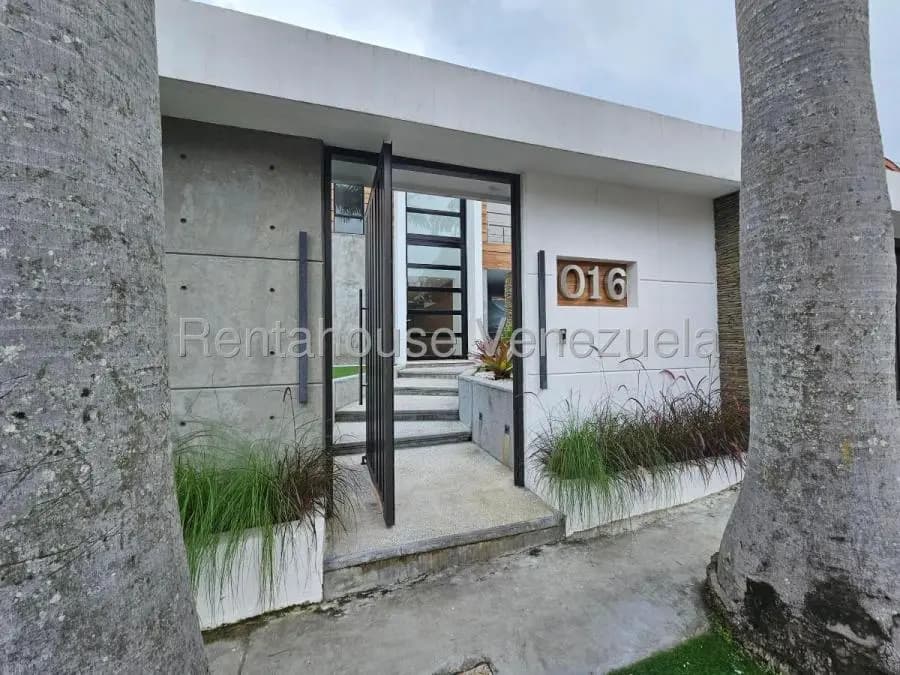 Casa en Venta en Lomas de la Lagunita Caracas - 13