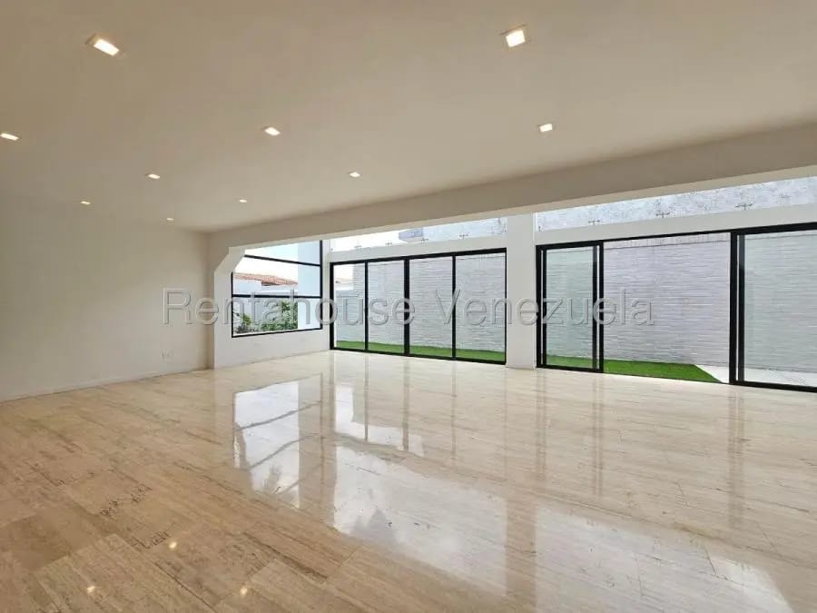 Casa en Venta en Lomas de la Lagunita Caracas - 14