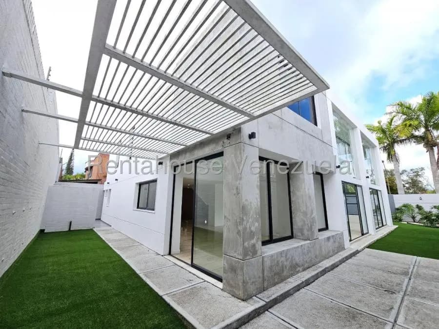 Casa en Venta en Lomas de la Lagunita Caracas - 4