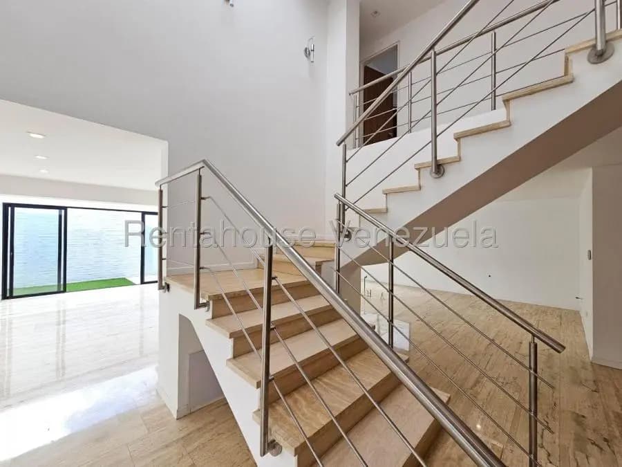 Casa en Venta en Lomas de la Lagunita Caracas - 8