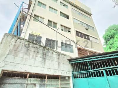 . SEMI SOTANO EXCLUSIVO A PIE DE CALLE. ZONA INDUSTRIAL EN LA TRINIDAD - 2