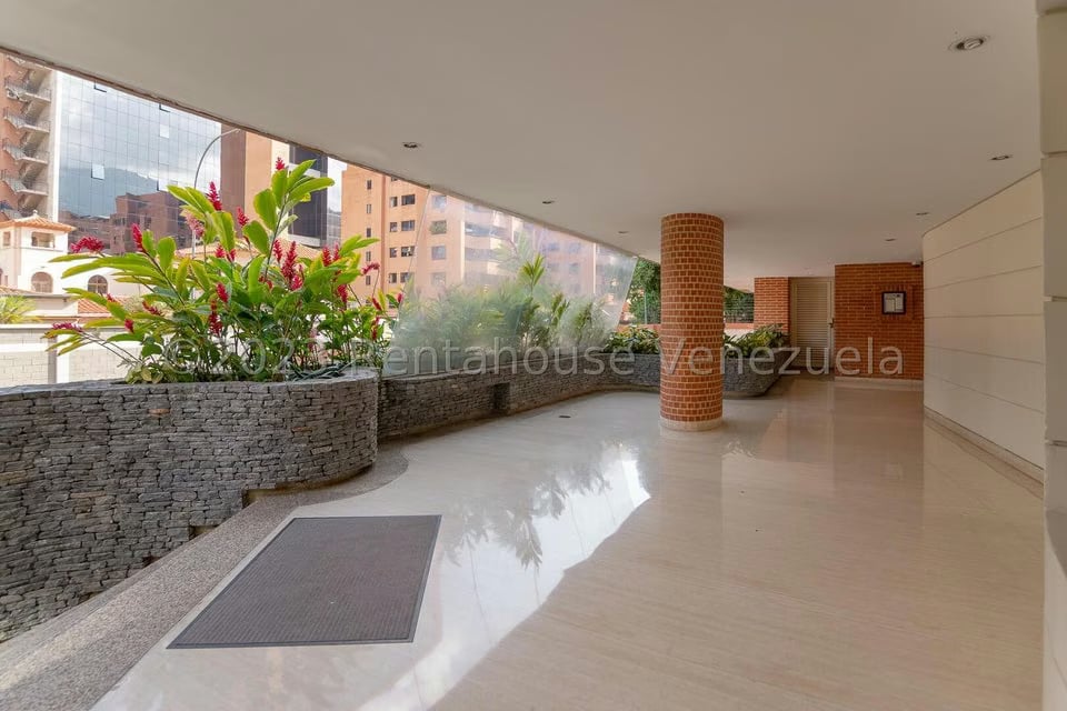 Apartamento (1 Nivel) en Venta en Campo Alegre, Distrito Metropolitano - 2
