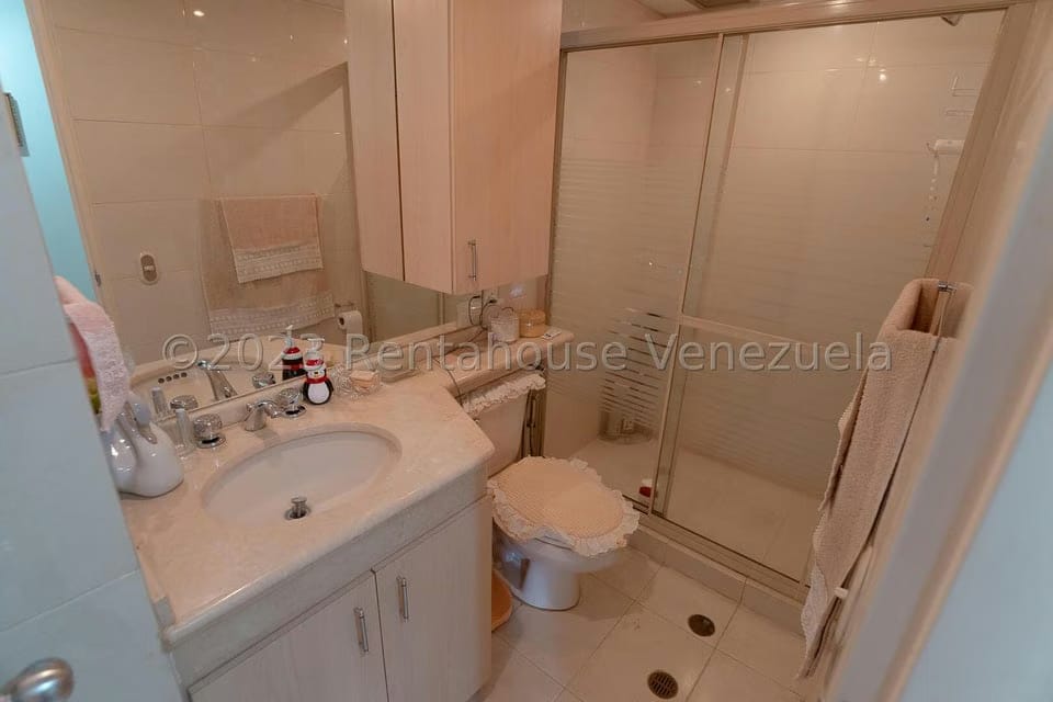 Apartamento (1 Nivel) en Venta en Campo Alegre, Distrito Metropolitano - 12