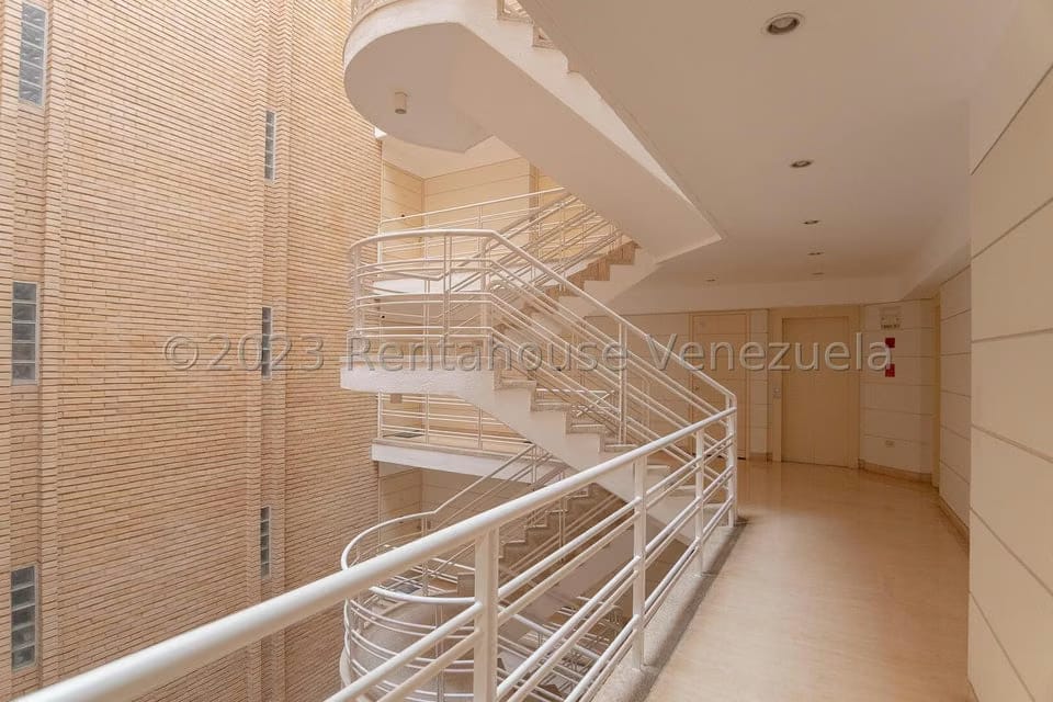 Apartamento (1 Nivel) en Venta en Campo Alegre, Distrito Metropolitano - 3