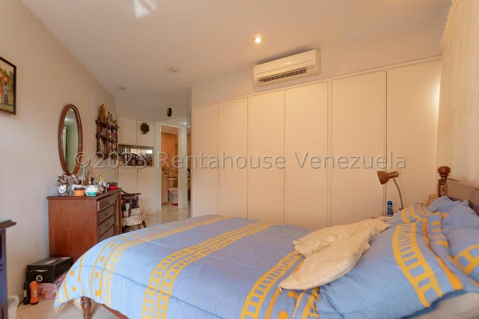 Apartamento (1 Nivel) en Venta en Campo Alegre, Distrito Metropolitano - 26