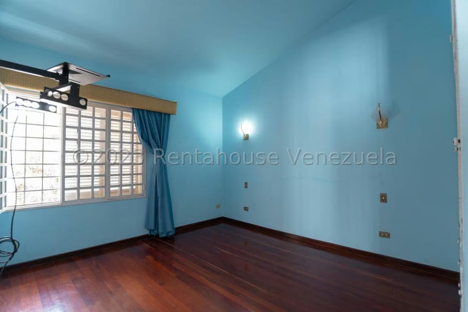 Casa (Duplex) en Venta en Alto Prado, Distrito Metropolitano - 23