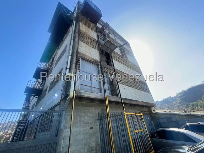 Comercial (Galpon - Deposito) en Alquiler en El Llanito, Distrito Metropolitano - 2