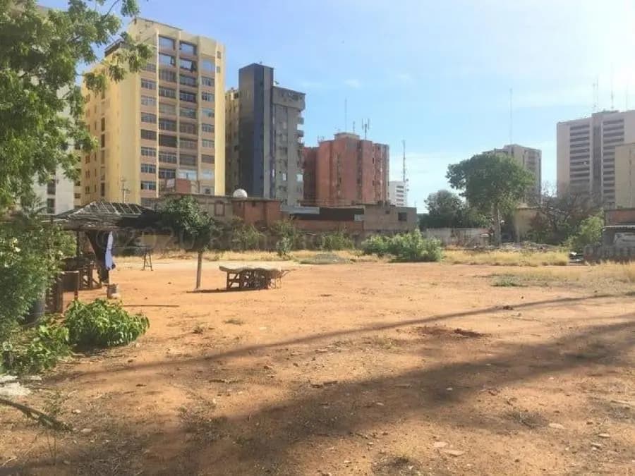 Terreno en Venta en olegari villalobos Maracaibo - 2